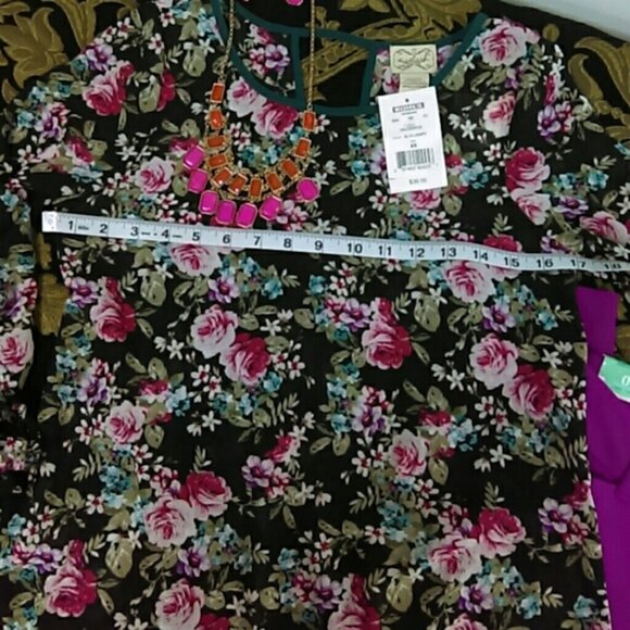 NWT Eyelash Couture Floral Top size XS - Picture 2 of 3